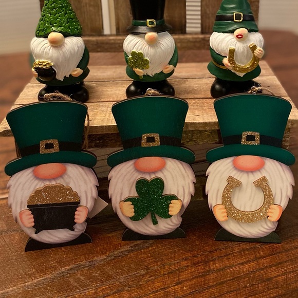 St. Patricks Day Gnomes Kitchen Towels & St. Patrick’s Day Gnome Figures Bundle - Picture 11 of 16